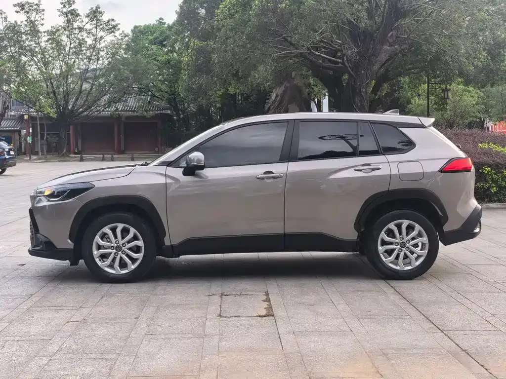 Toyota Frontlander 2023 из CN, фото 2