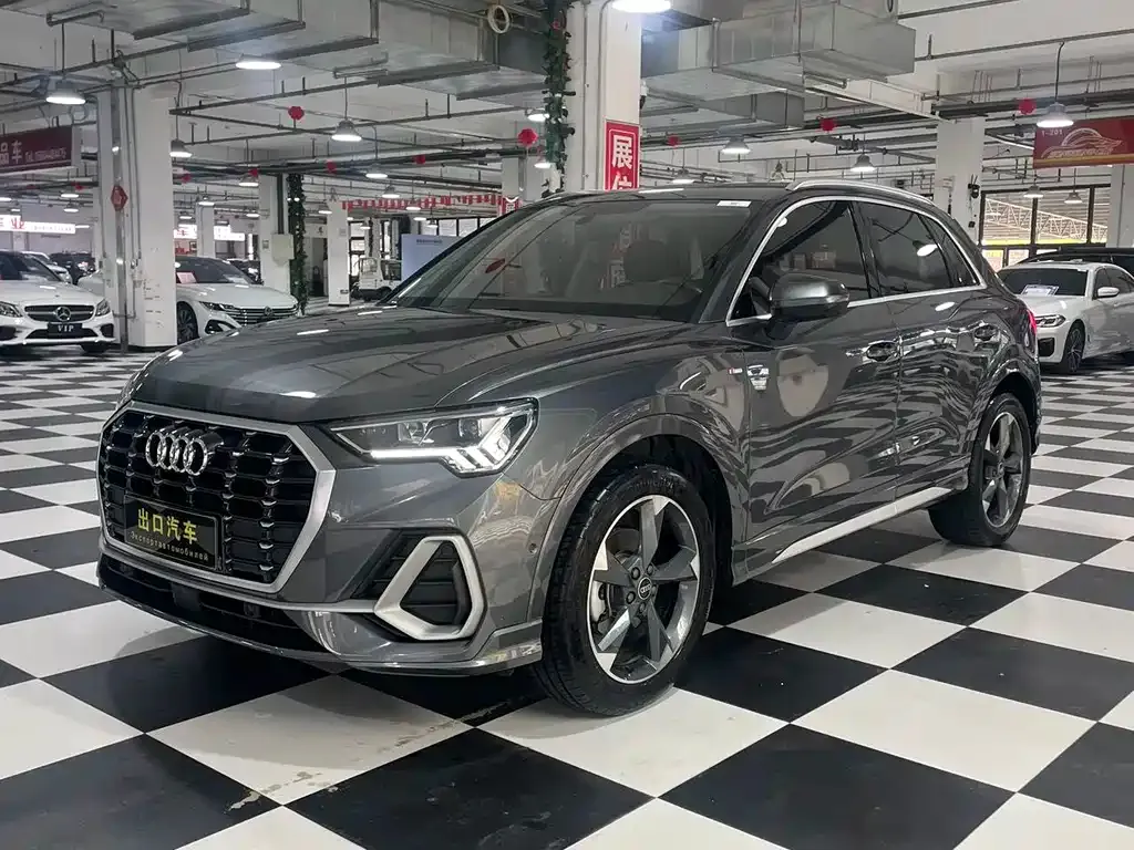 Audi Q3 — фото 1