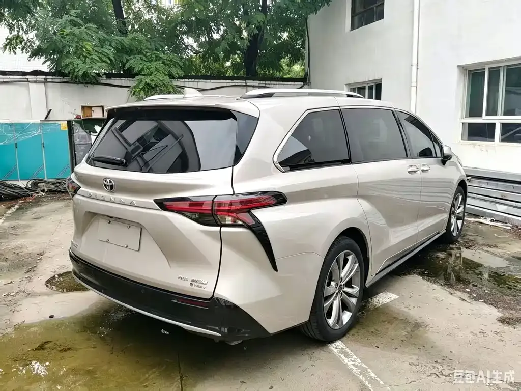 Toyota Sienna — фото 5