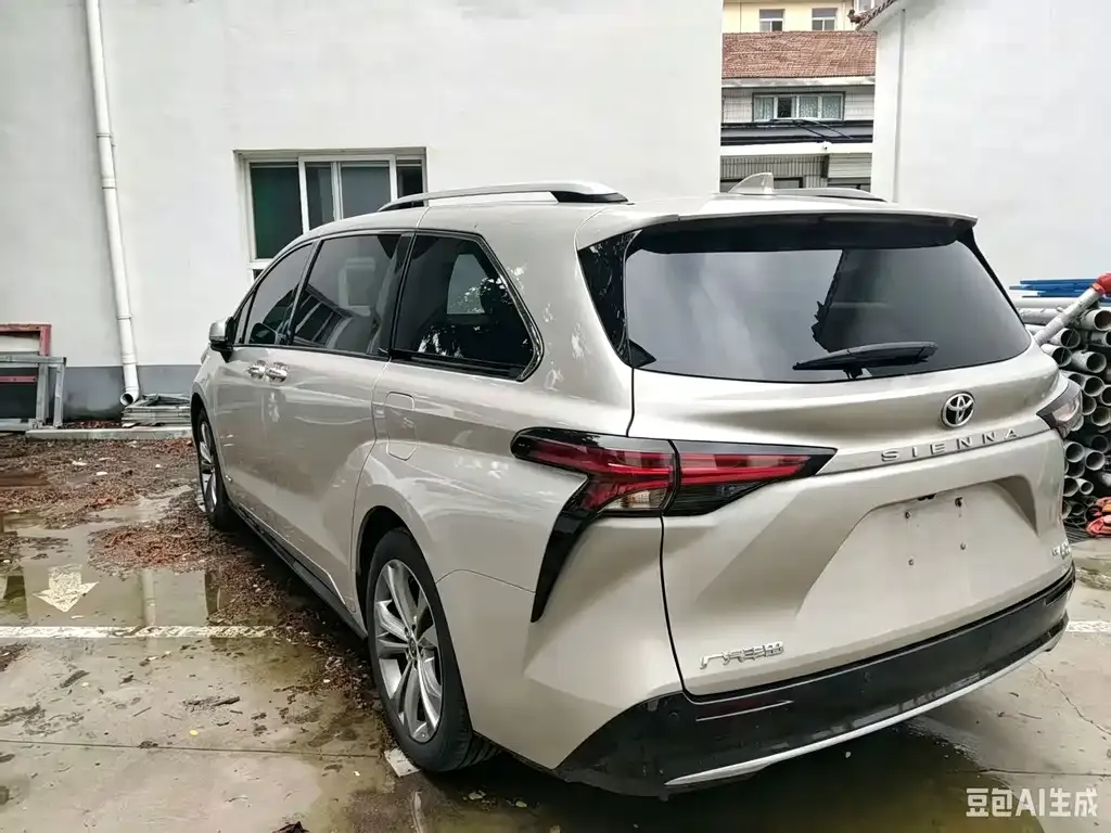 Toyota Sienna — фото 7