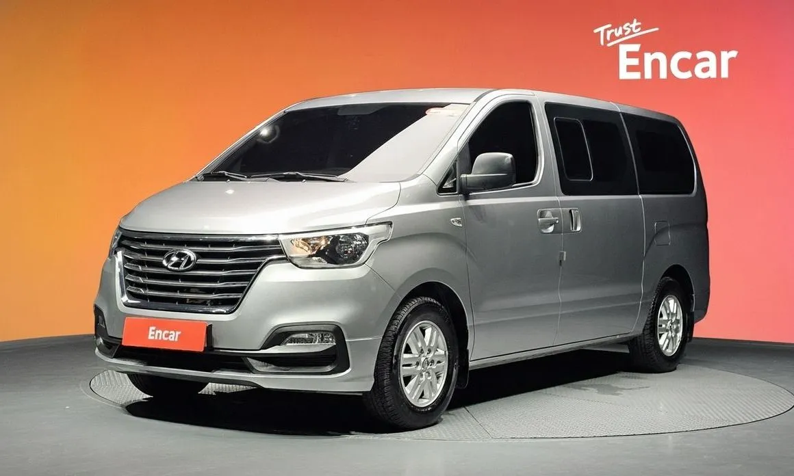 Hyundai Starex — фото 1
