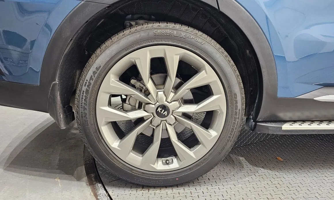 Kia Sorento — фото 9