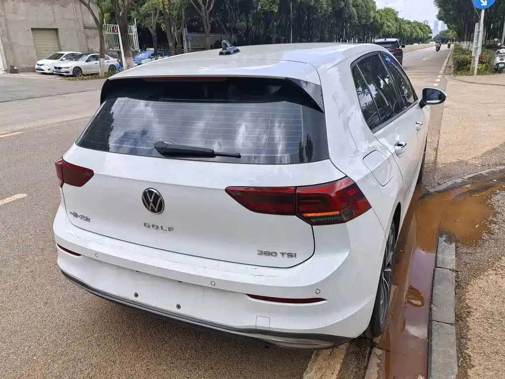 Volkswagen Golf 2022 из CN, фото 9