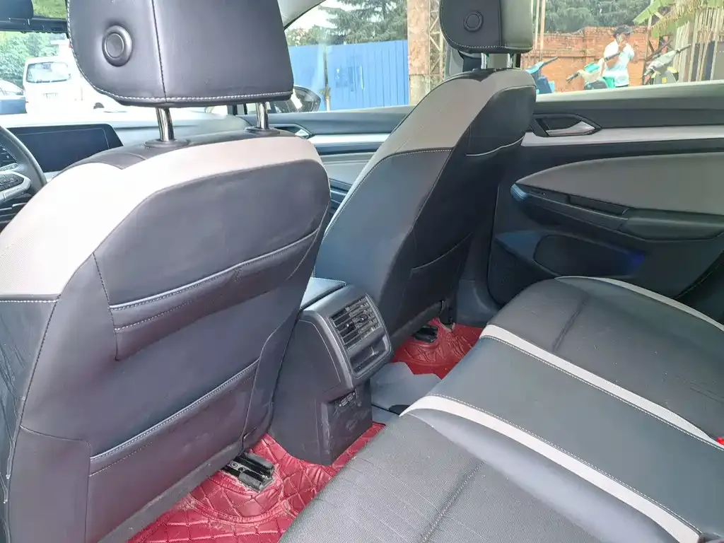 Volkswagen Golf 2022 из CN, фото 7