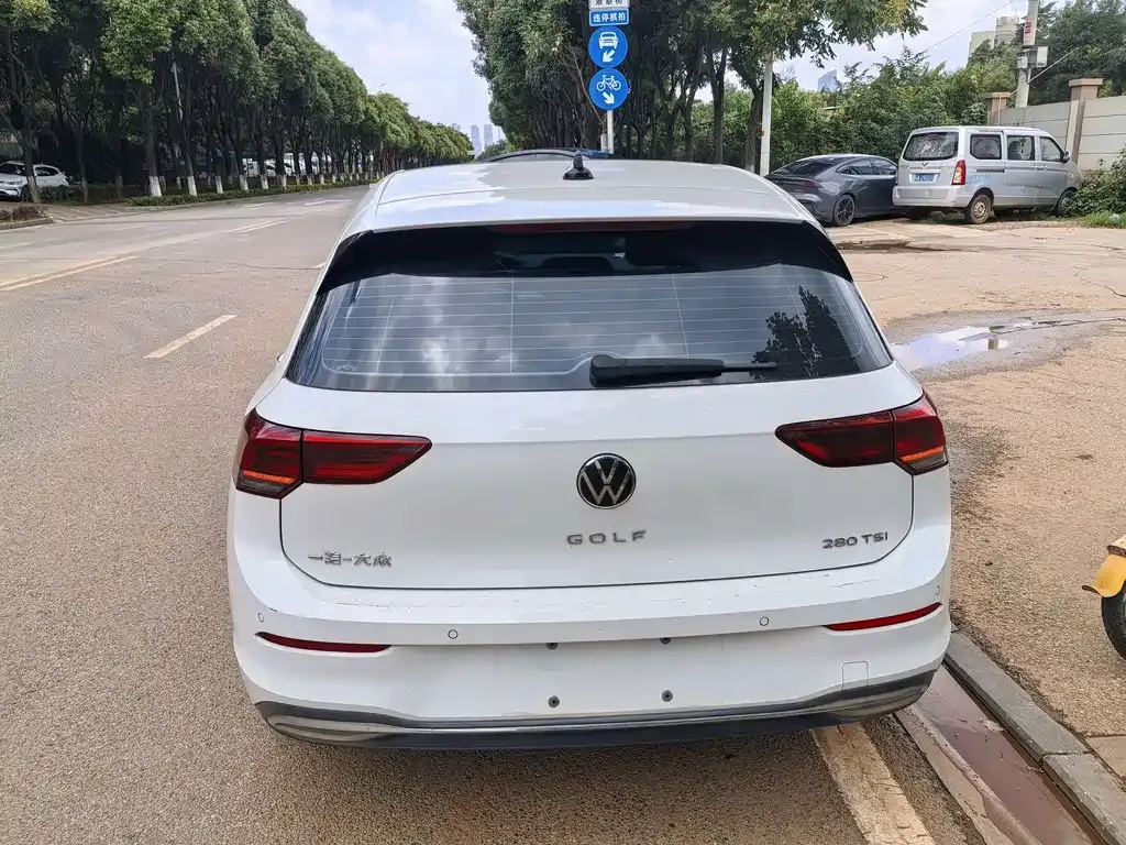 Volkswagen Golf 2022 из CN, фото 10