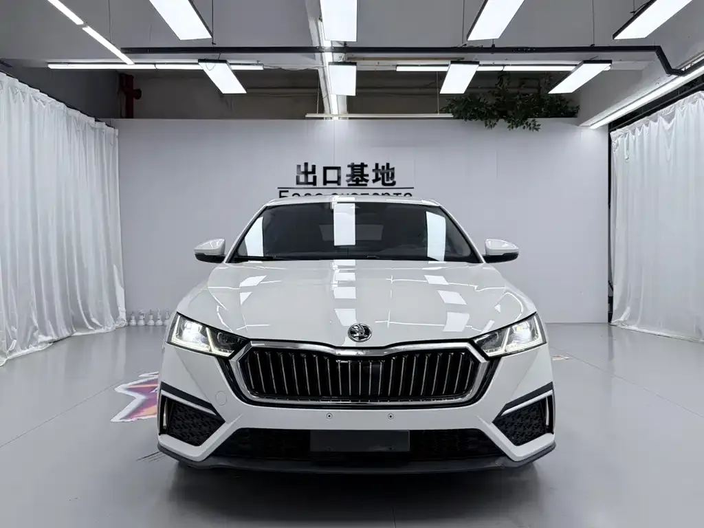 Skoda Octavia — фото 3