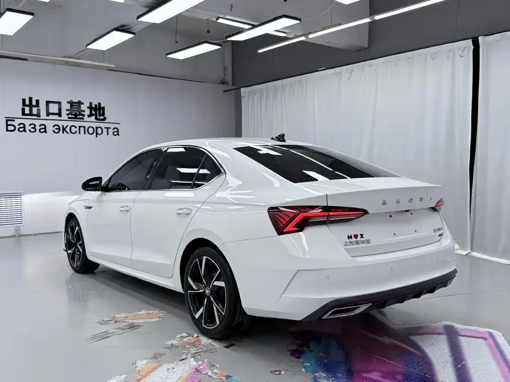 Skoda Octavia — фото 7