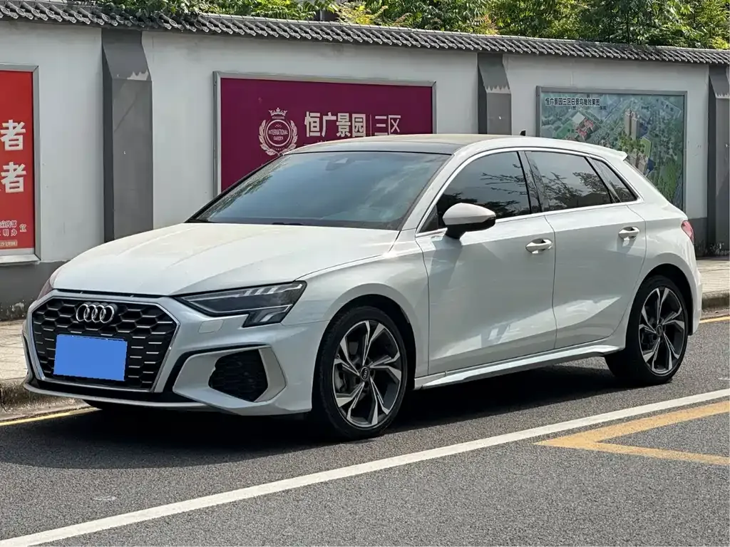 Audi A3 — фото 1