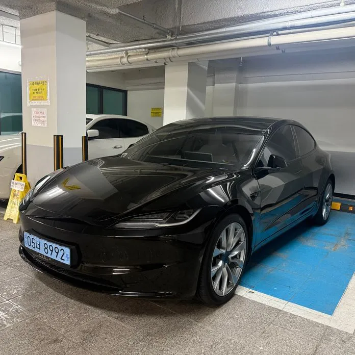 Tesla Model 3 Long Range AWD 1