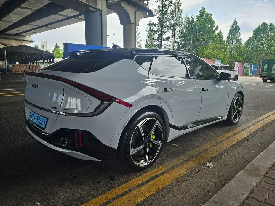 Kia EV6 — фото 8