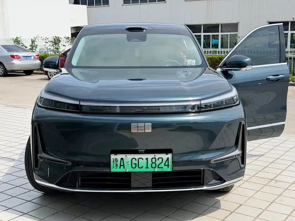 Geely Galaxy M9 — фото 1