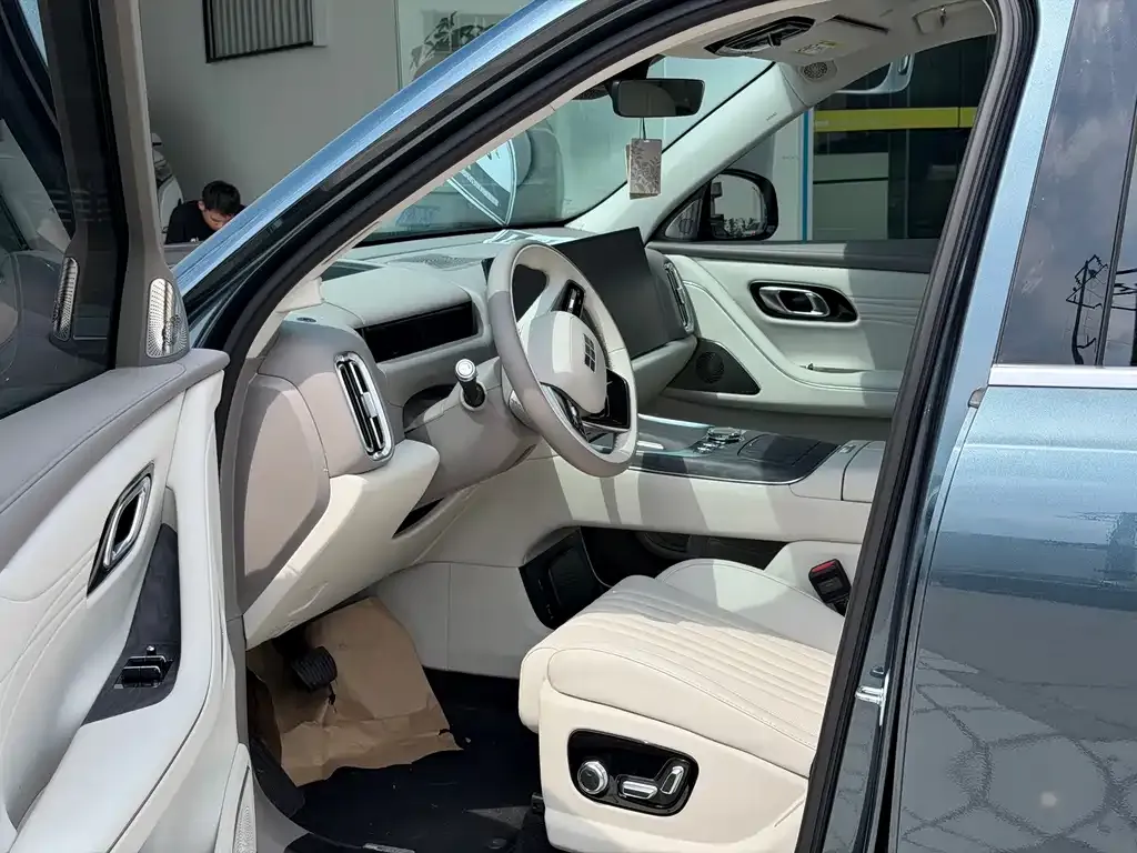 Geely Galaxy M9 — фото 7
