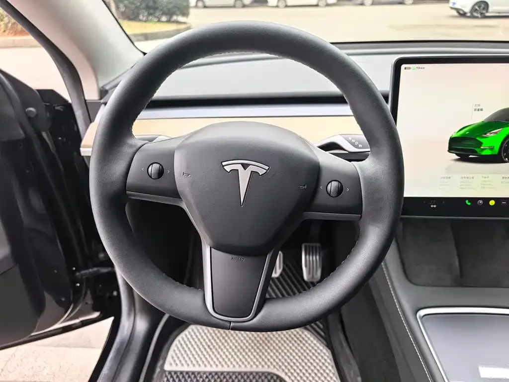 Tesla Model Y — фото 5