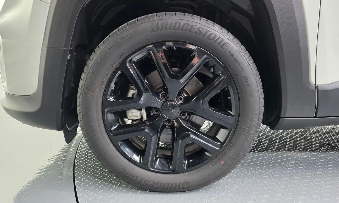 Jeep Renegade — фото 4