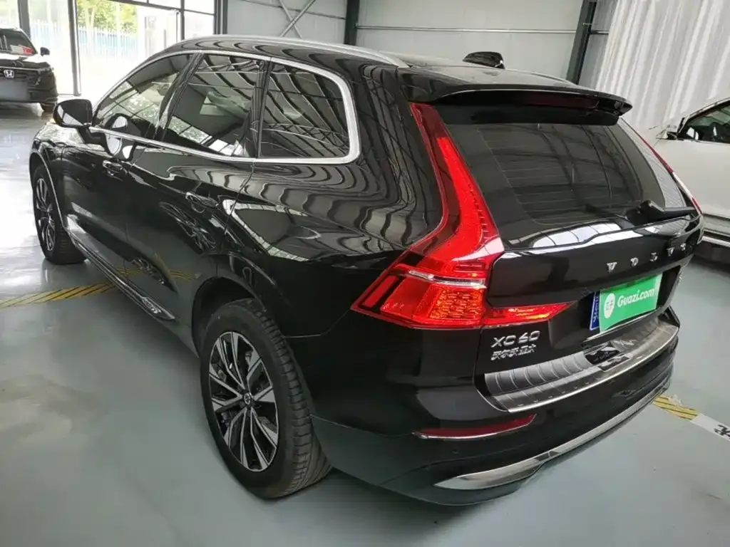 Volvo XC60 2024 из CN, фото 2