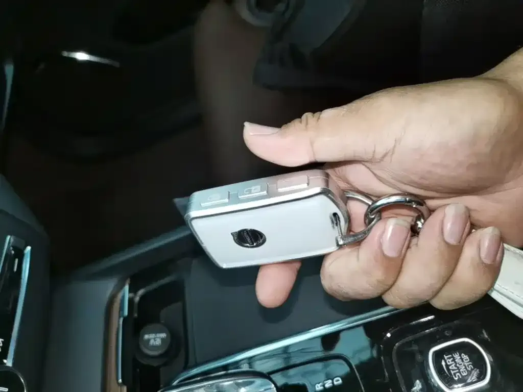 Volvo XC60 2024 из CN, фото 9