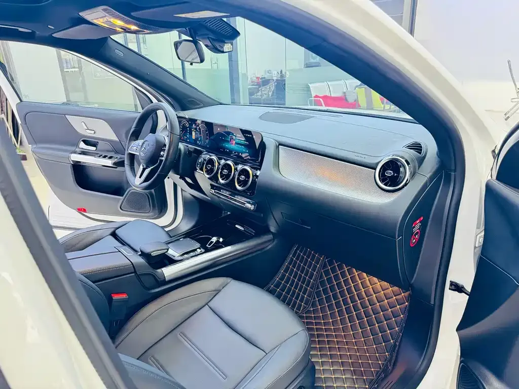 Mercedes-Benz GLA — фото 9