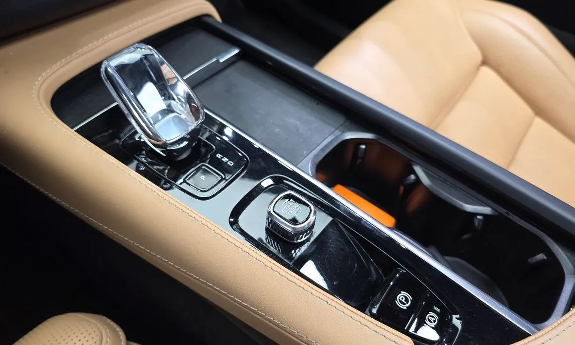Volvo XC90 2023 из KR, фото 9