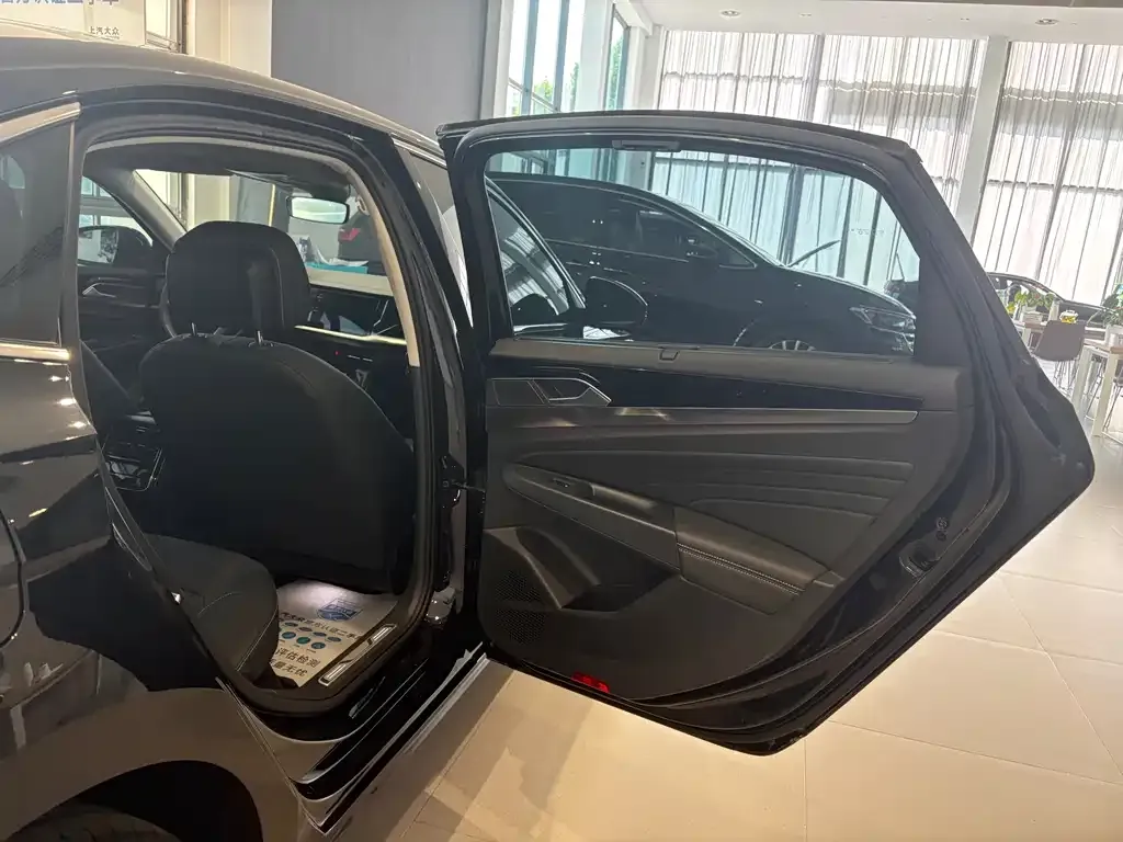 Volkswagen Passat — фото 6