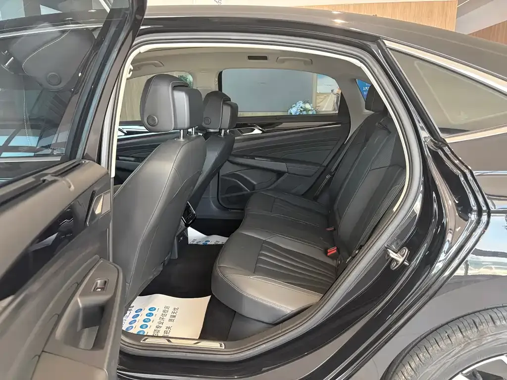Volkswagen Passat — фото 8