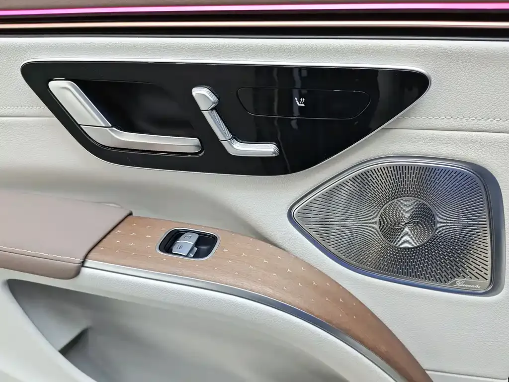 Mercedes-Benz EQS SUV 2023 из CN, фото 6