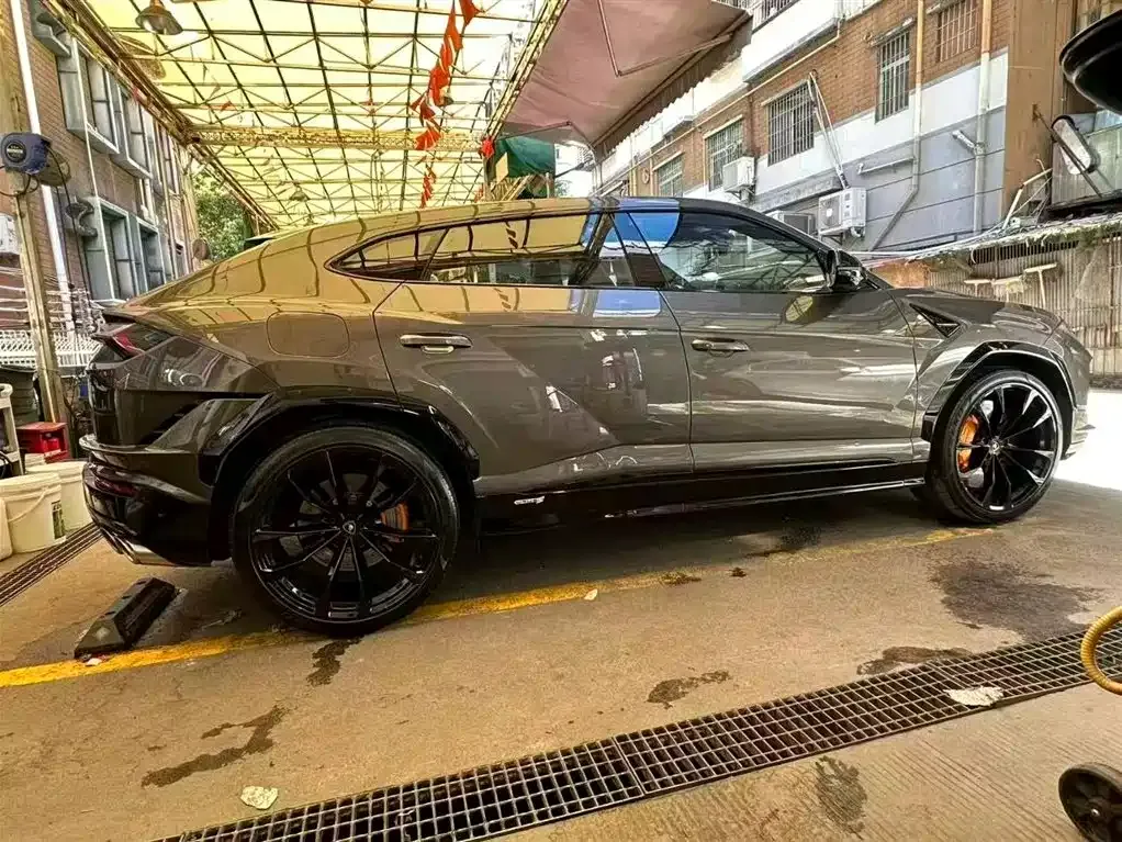 Lamborghini Urus — фото 6