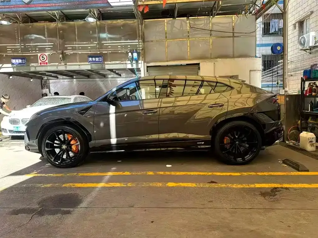 Lamborghini Urus — фото 9