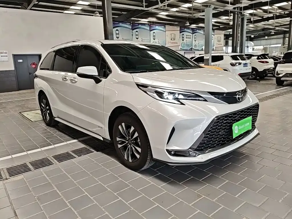 Toyota Granvia — фото 7