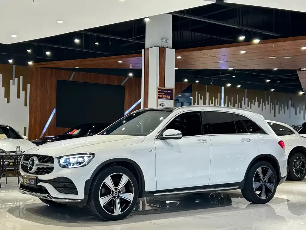 Mercedes-Benz GLC — фото 1