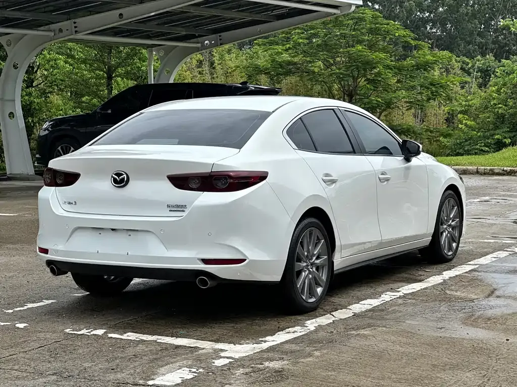 Mazda 3 Axela — фото 10