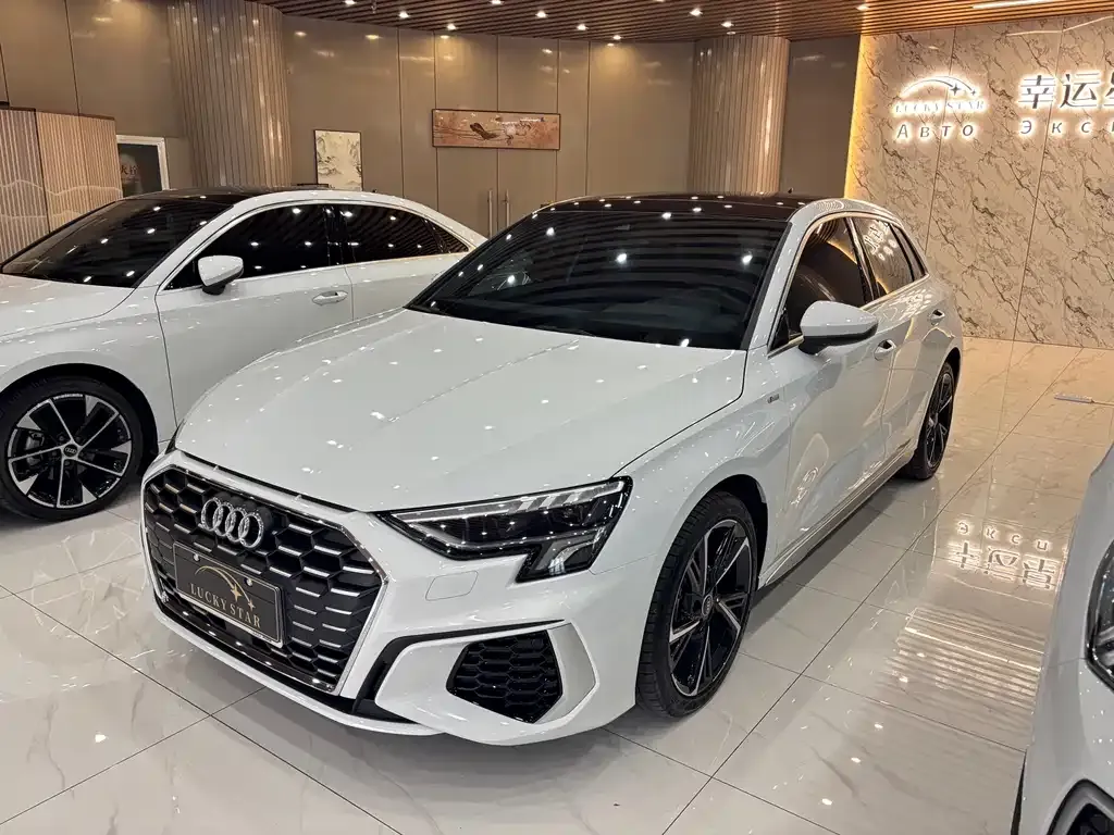 Audi A3 — фото 1