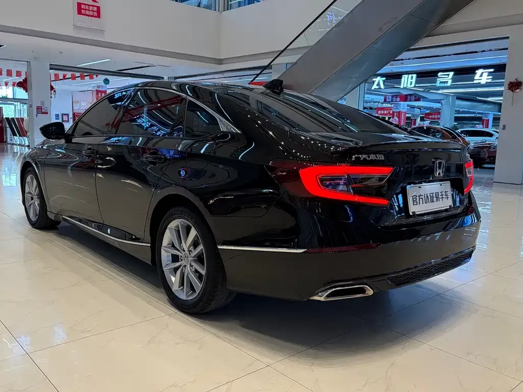 Honda Accord — фото 4