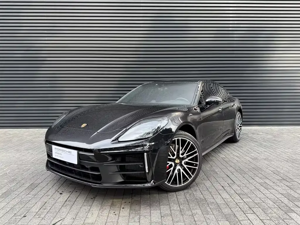 Porsche Panamera — фото 1