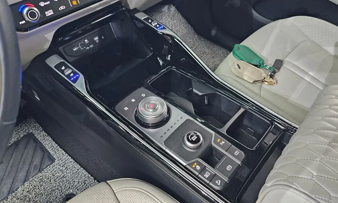 Kia Sorento — фото 9