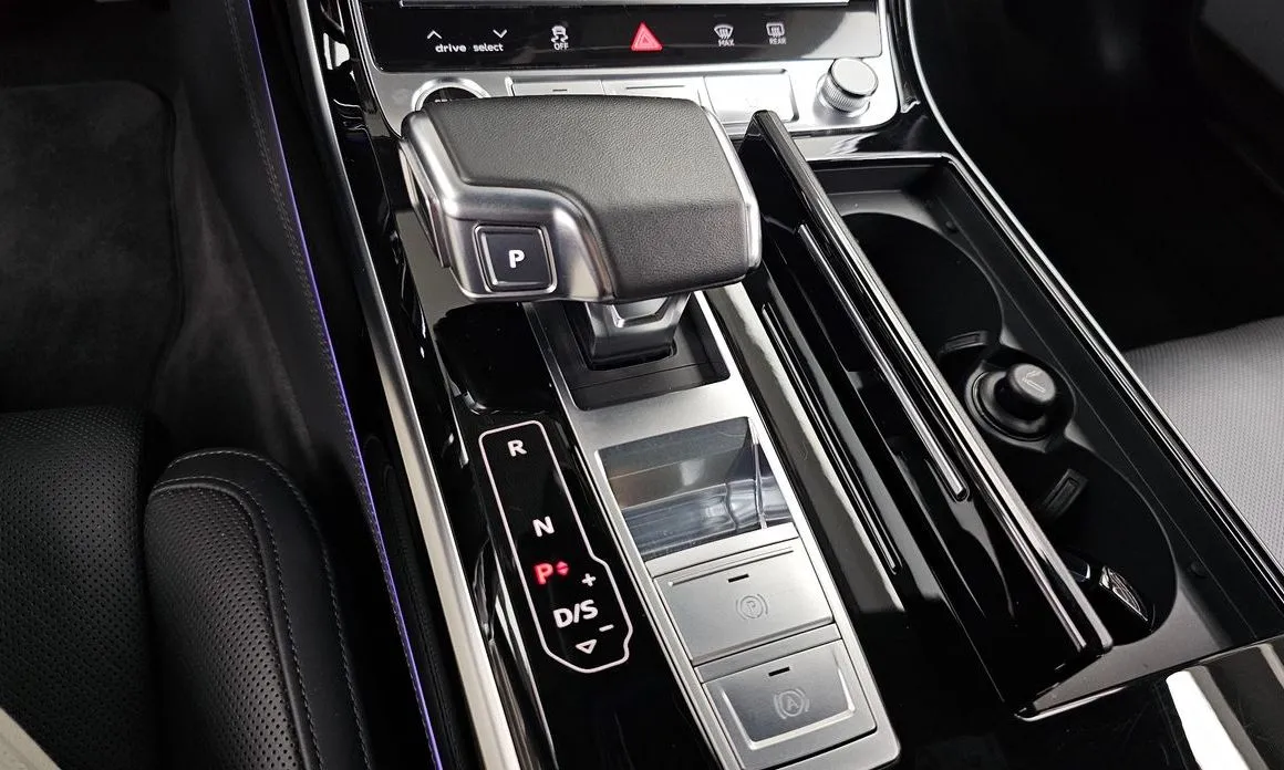 Audi A8 2021 из KR, фото 2
