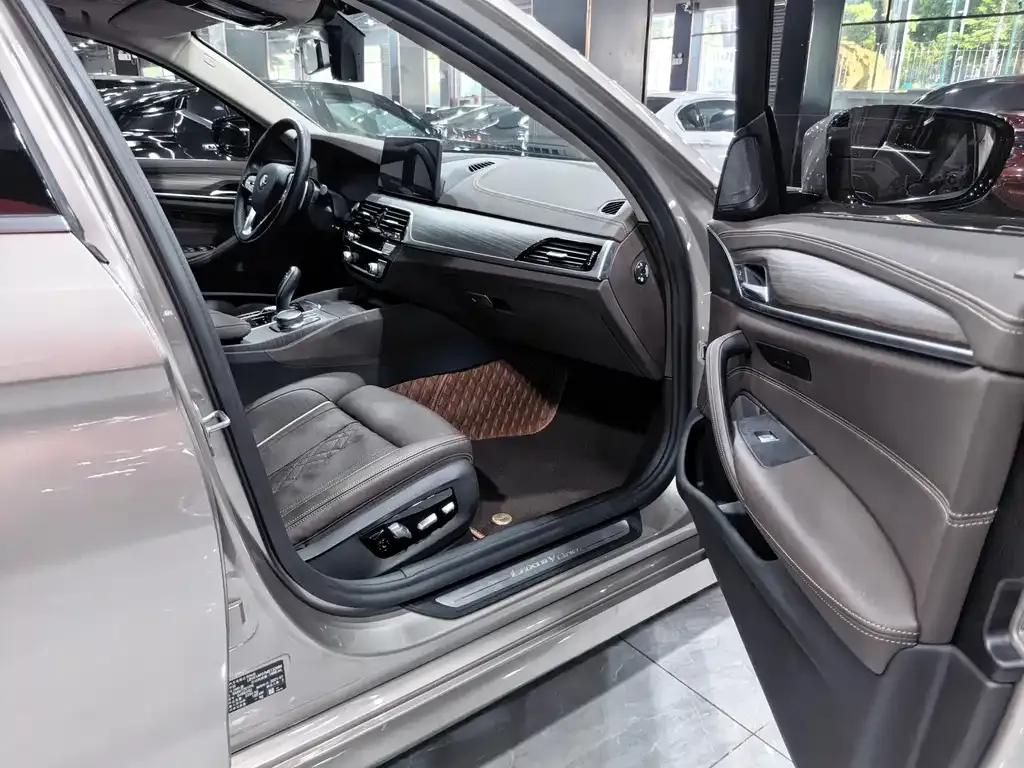 BMW 5 Series — фото 10