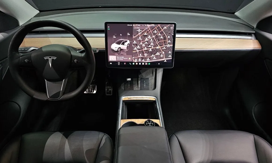 Tesla Model Y — фото 3