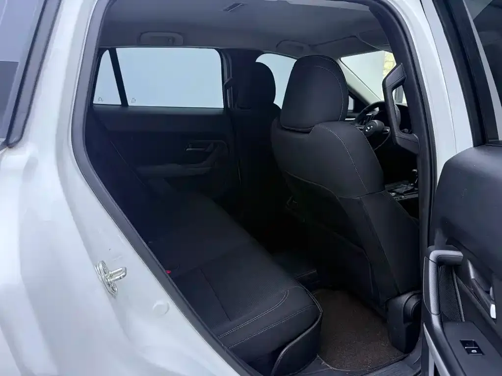 Mazda CX-50 2023 из CN, фото 10