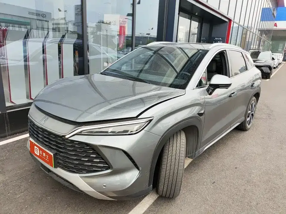 BYD L DM-i — фото 1