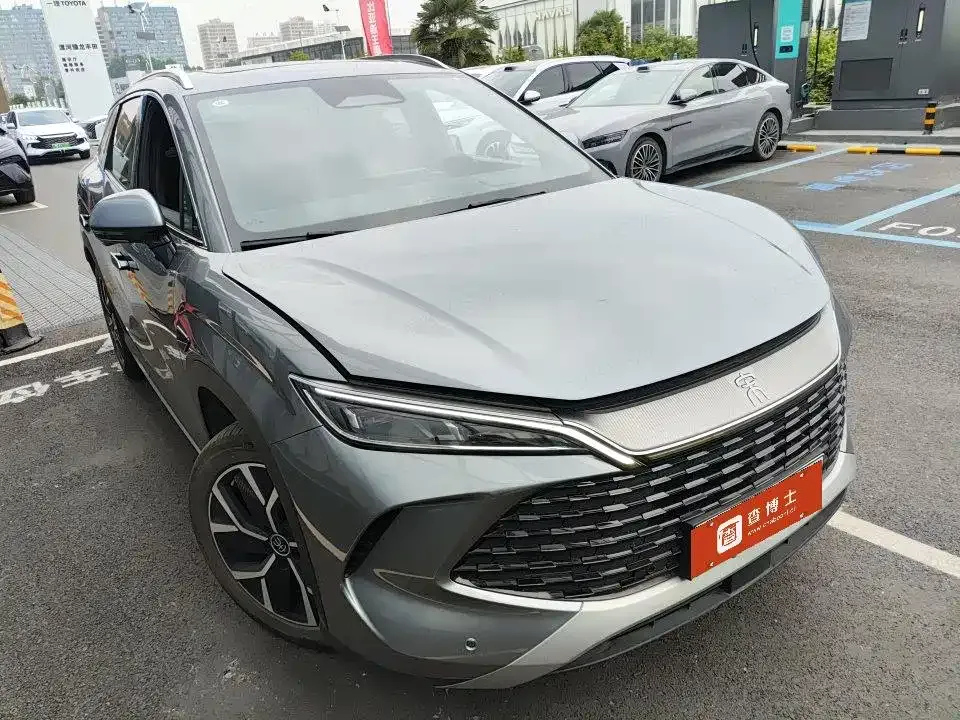 BYD L DM-i — фото 9