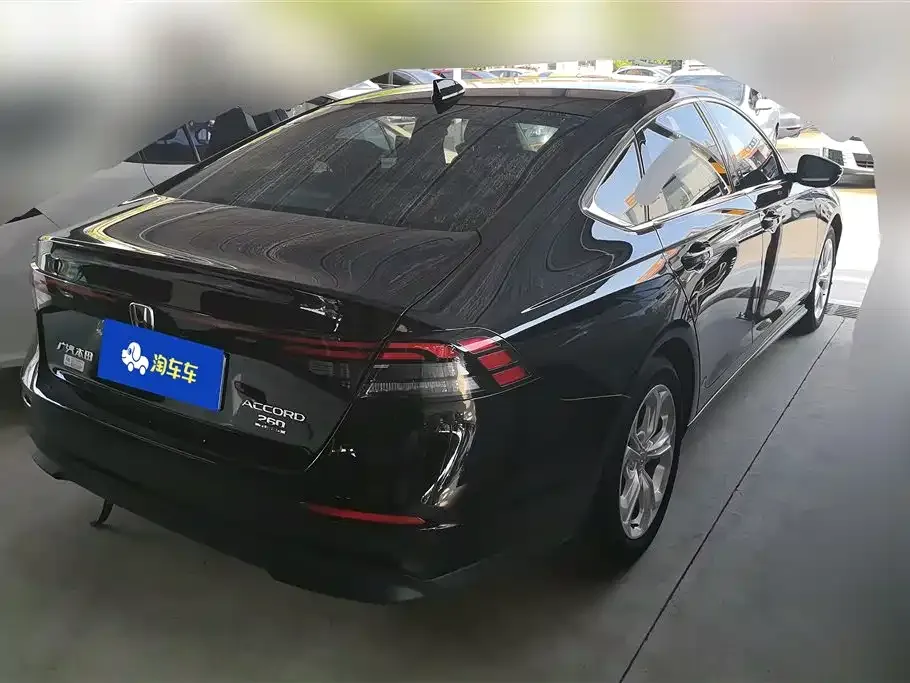 Honda Accord — фото 10