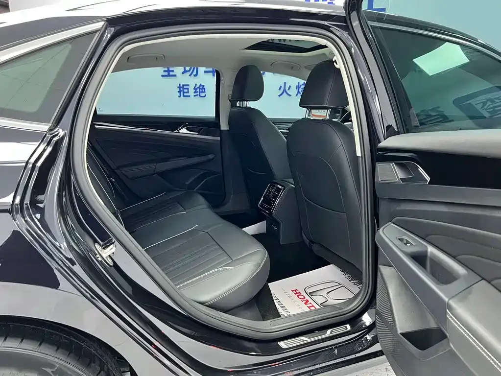 Volkswagen Passat — фото 3