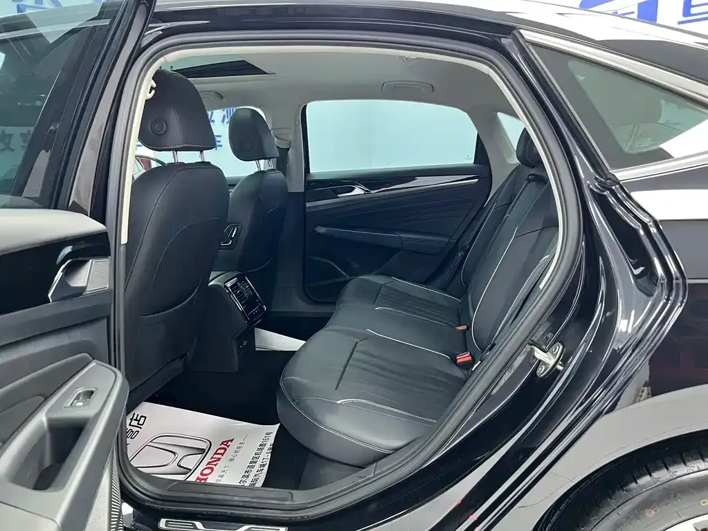 Volkswagen Passat — фото 8