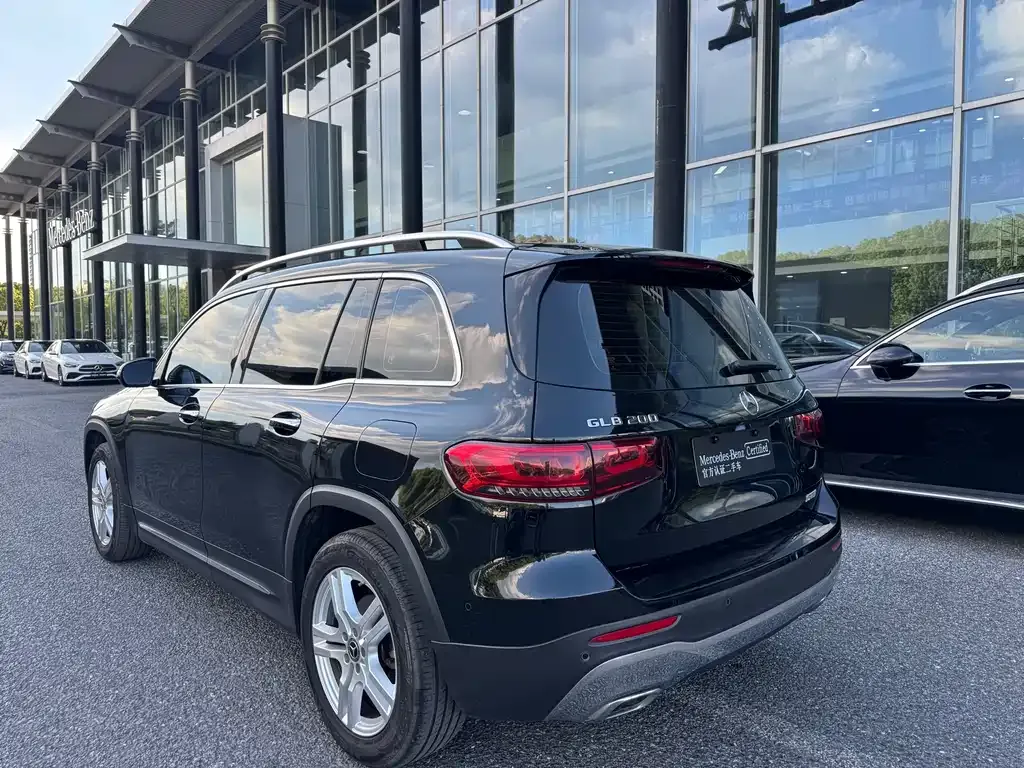Mercedes-Benz GLB — фото 7