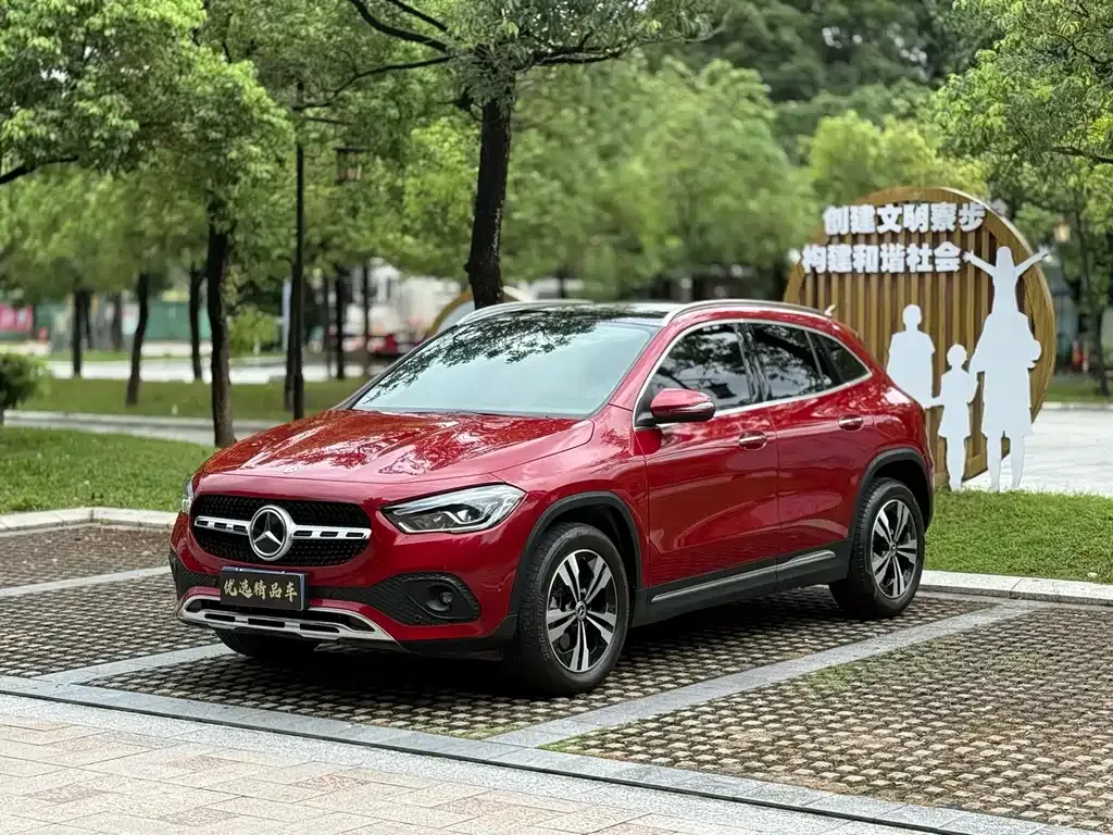 Mercedes-Benz GLA — фото 1