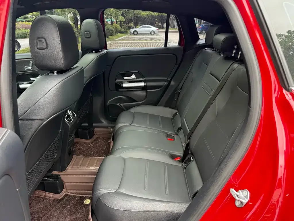 Mercedes-Benz GLA — фото 7