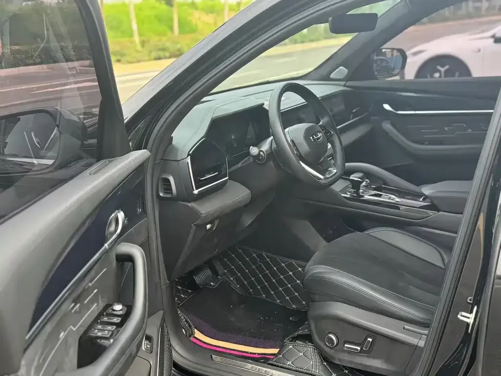 Geely Xingyue L 2024 из CN, фото 2
