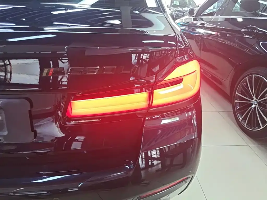 BMW 5 Series — фото 10