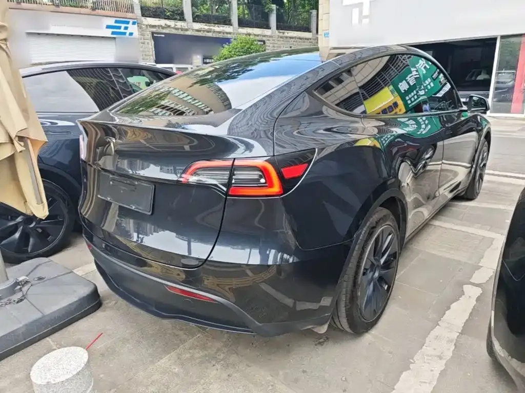 Tesla Model Y — фото 4
