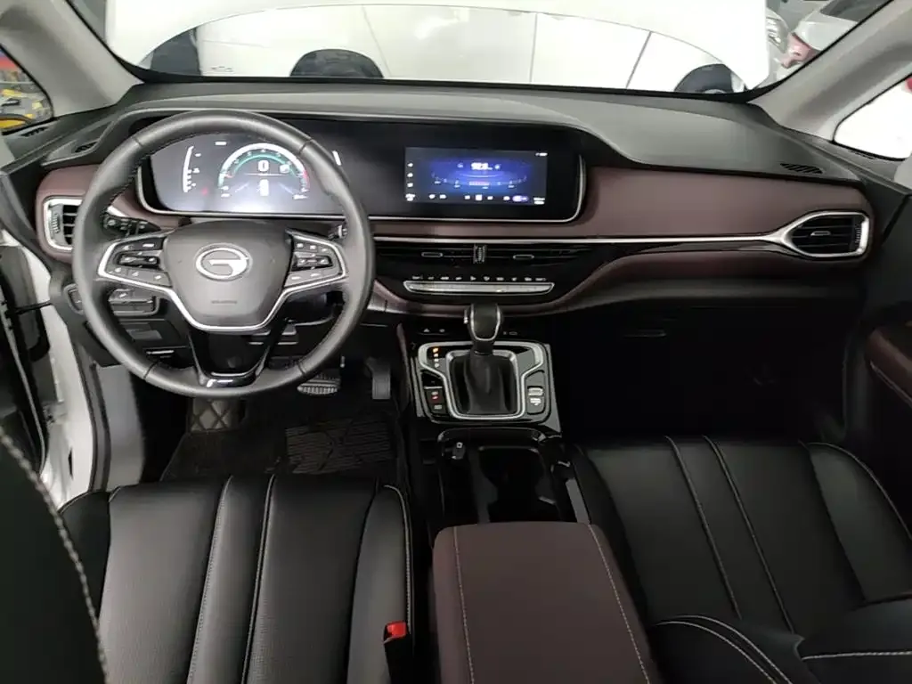 GAC Motor Trumpchi M6 — фото 9